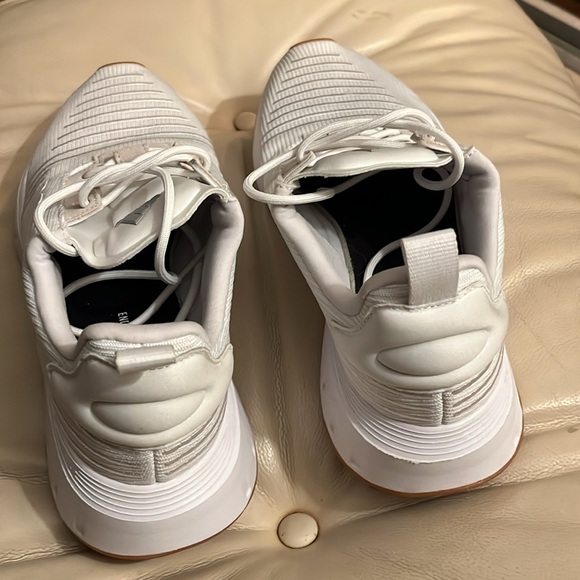 Adidas Swift Run 23 Men’s Sneaker size 9.5 like new - Picture 4 of 9